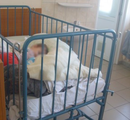 Minorul care a violat un bebeluş la Lumina râmâne după gratii